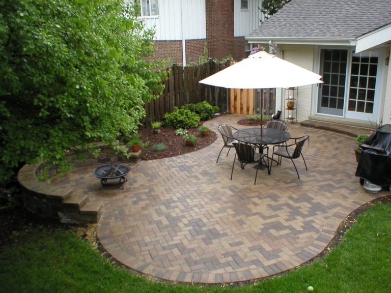 Old Quarry & Hollandstone stone patio DM Outdoor Living Spaces